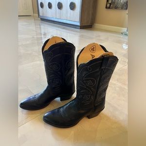 Ariat Cowgirl boots!